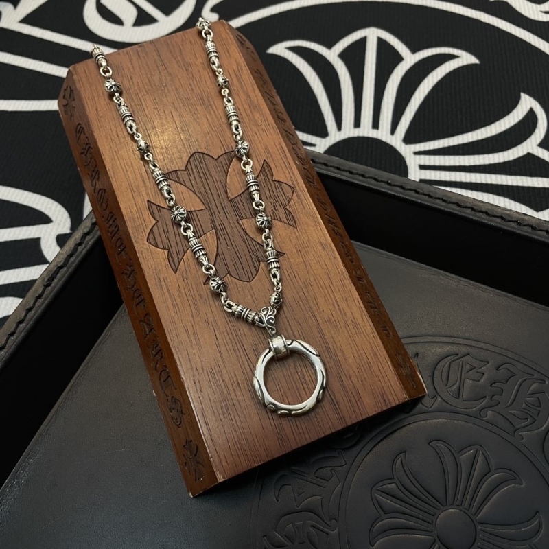 Ch*0me He**ts necklaces